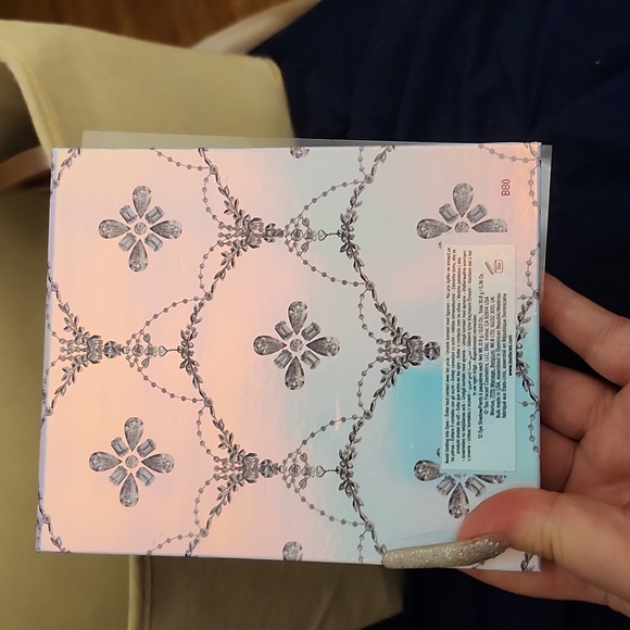 Too Faced Cosmetics Holiday Palette - Picture 4 of 6